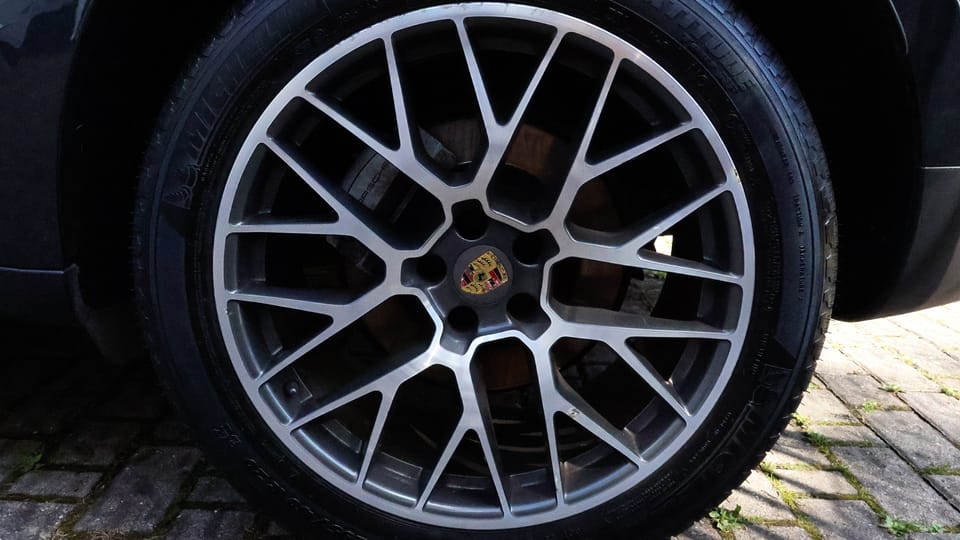Porsche Macan alloy wheel deep cleaned