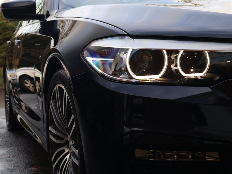 BMW alloy wheel decontaminated of embedded brake dust